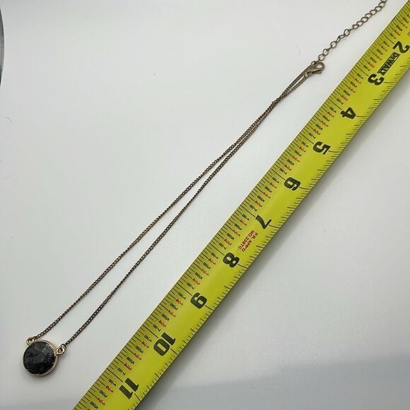 Rare circle charcoal jewel necklace with antique gold chain NWOT 3” extender - Picture 4 of 6